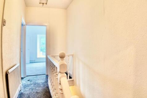 46 High St, Fleur-De-Lis, NP12 photo 3