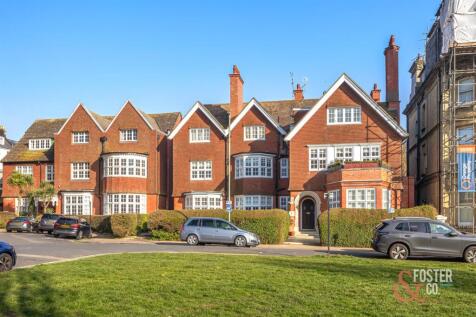 Grand Avenue 8 Flat 9-019.jpg