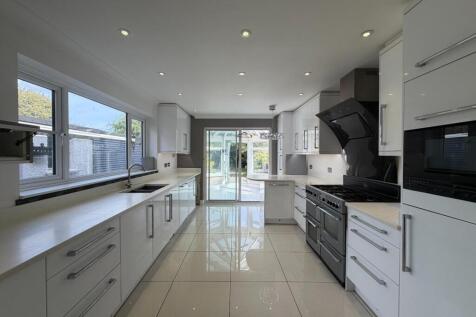 The Headlands, Northampton NN3 photo 3