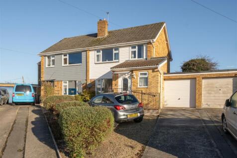 Trowbridge, BA14 - property photo