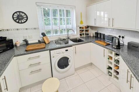 Flat 7 Rockwood House kitchen a.jpg