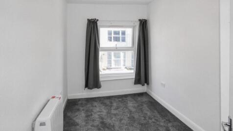 Bedroom pt2.jpg