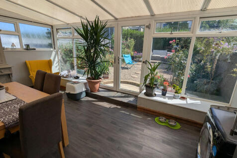 8 Ambrose Court, Mount Ambrose, Redruth. TR15 1QX photo 5