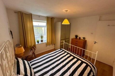 Clement Close photo 5
