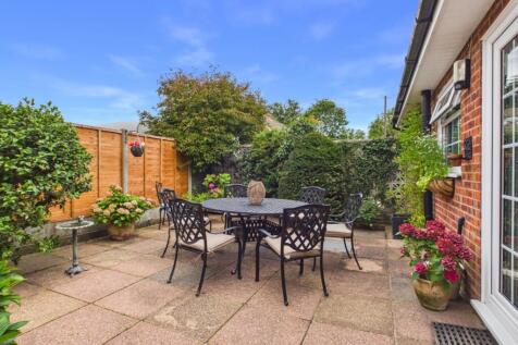 Rear Patio Garden