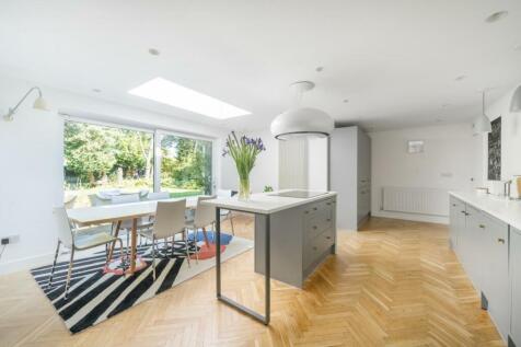 Longrood Road, Rugby