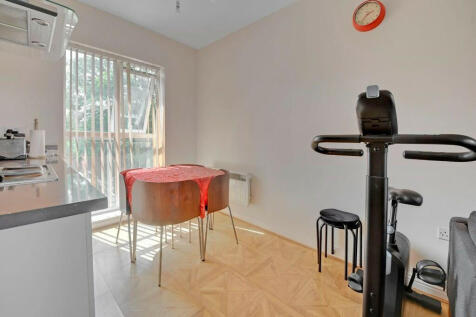Lotus House, London, E14 photo 4