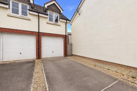 Garage/Driveway