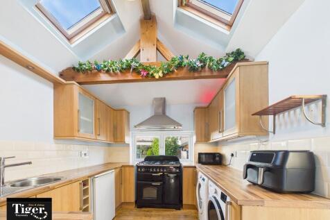 CAM02176G0-PR0772...