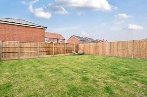 REAR GARDEN.jpg
