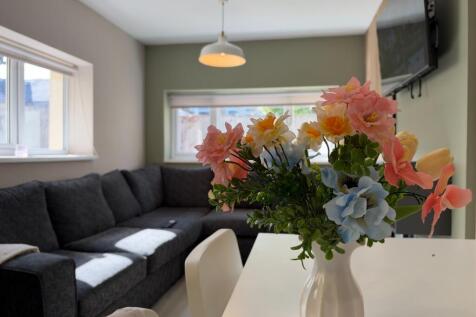 Call 02920 668585 to secure your viewing _2