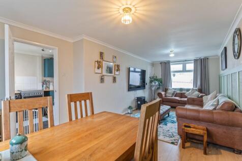 Living Room/Dining Room