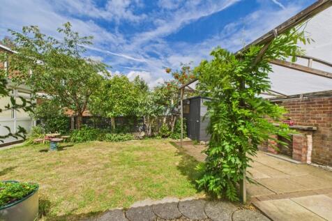 CAM02023G0-PR0155-STILL034