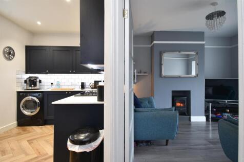 Living room &amp; kitchen