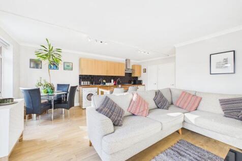 OPEN PLAN LIVING ROOM