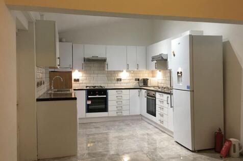 7-bed house on Seven Bedroom Student House - Woodcroft Road, L15, £650/mo