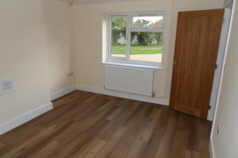 25, The Green, Weasenham photo 4