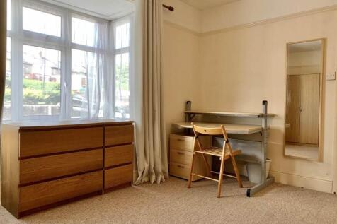58, Penchwintan Road, Bangor photo 3