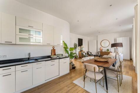 Reception/Kitchen