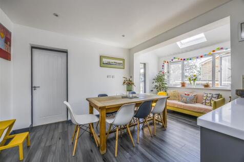 29 Wraysbury Park Drive, Emsworth-PorticoMarketing