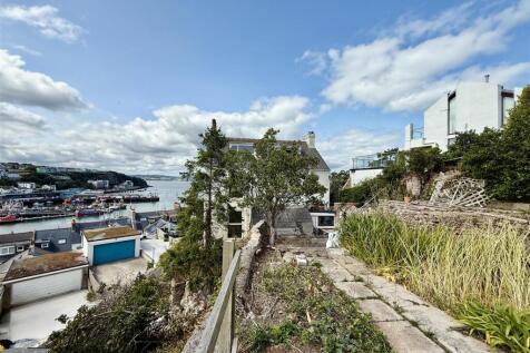 Rear Garden Towards House.JPG