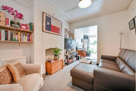 London, W5 - property photo