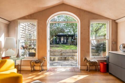 123B West Hill Ro...