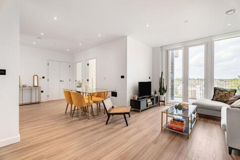 Reception/Kitchen