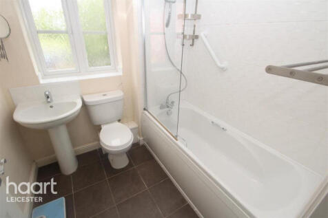 Ampleforth Lane, Leicester photo 5