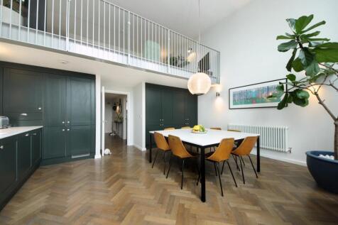 Gv-105 Issigonis House (14).jpg