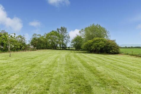 Lawned Gardens