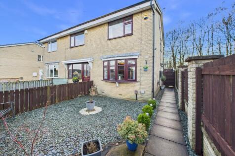 Bradford, BD11 - property photo