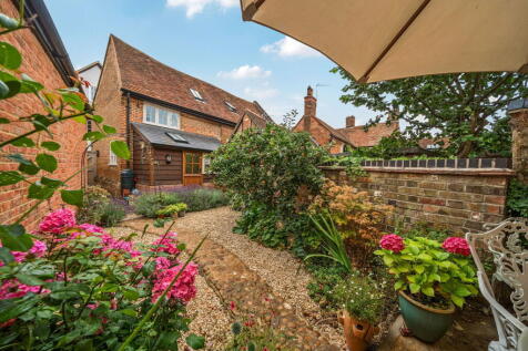 Buckingham, MK18 - property photo