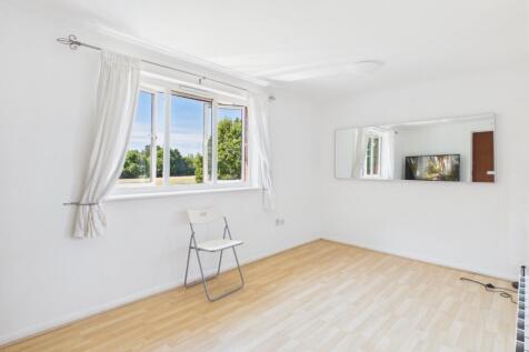 Living Room/Bedroom