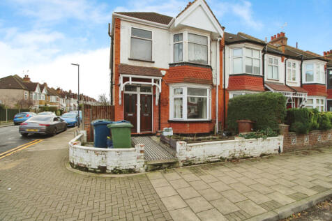Two Bedroom Ground Floor Maisonette For Rent