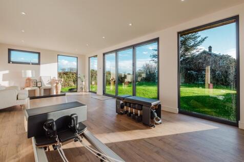Detached Studio/Home