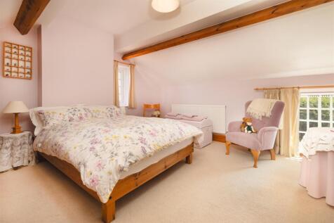 10 Main Street, Newton Burgoland