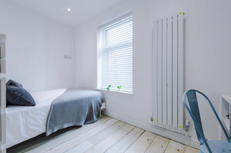 21 Gladstone Terrace bedroom 5