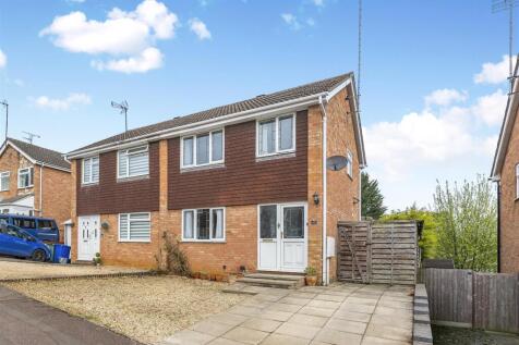 45 Kingfisher Drive, Banbury-2.jpg