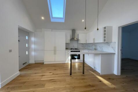Modern fitted open p