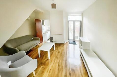 Elmswood Avenue, Rusholme, M14 photo 3