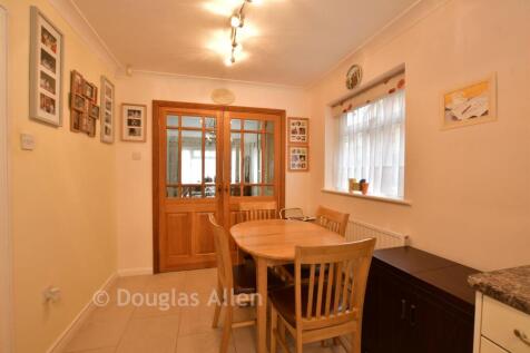 Kitchen/ Breakfast Room