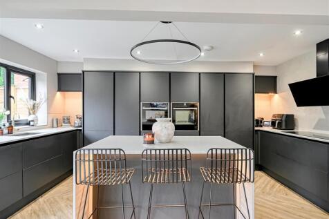 4 Willow Close-06.jpg