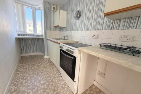 Clifton Drive, Blackpool, FY4 1NX photo 3