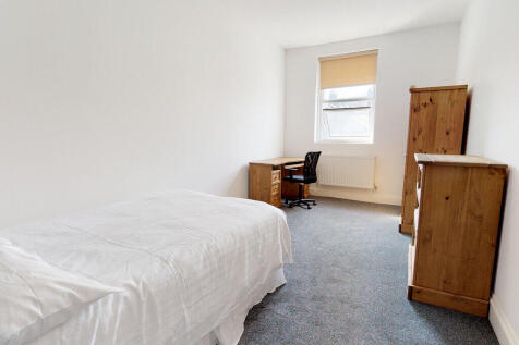 5B North Friary House photo 3