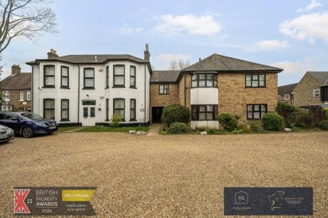 Front Hinton Lodge.