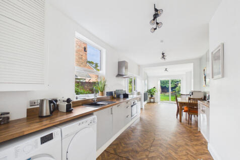 3 bed terraced house for sale Arlington Avenue, C