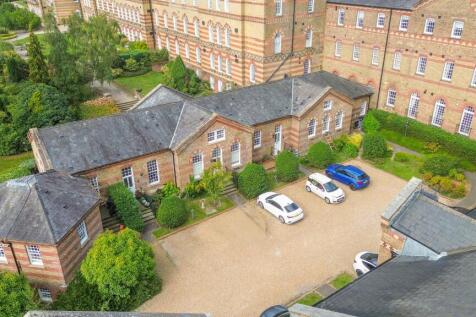 Haywards Heath, RH16 - property photo