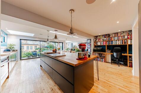 Living Room/Dining Room/Kitchen (4)