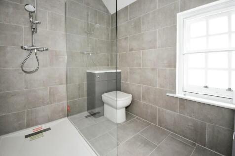 Shower room 2